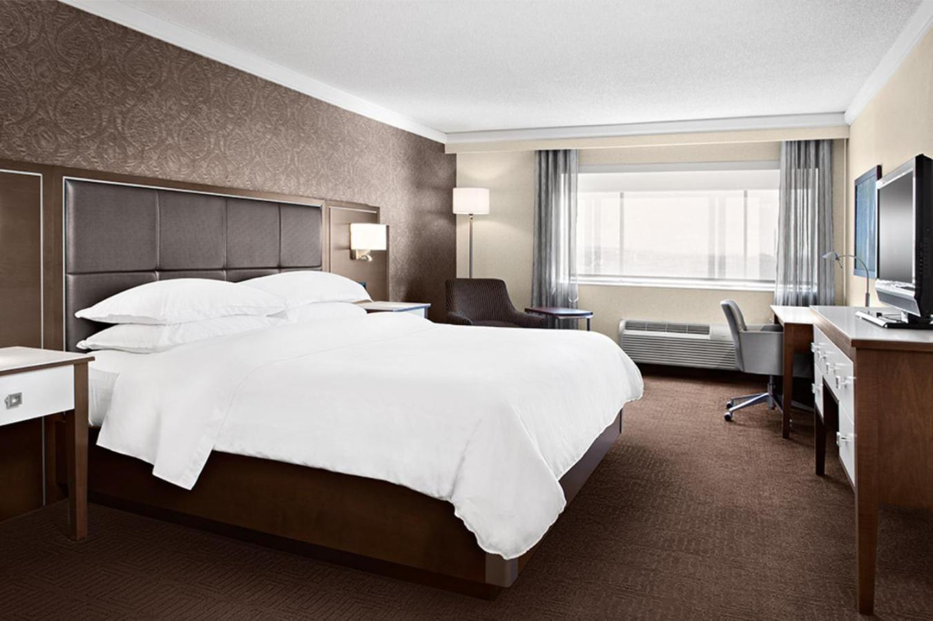 Sheraton Laval Hotel Екстер'єр фото